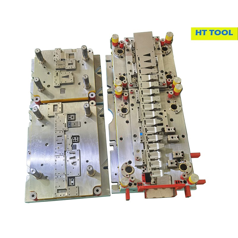Matrice d'estampage pour quincaillerie de meuble