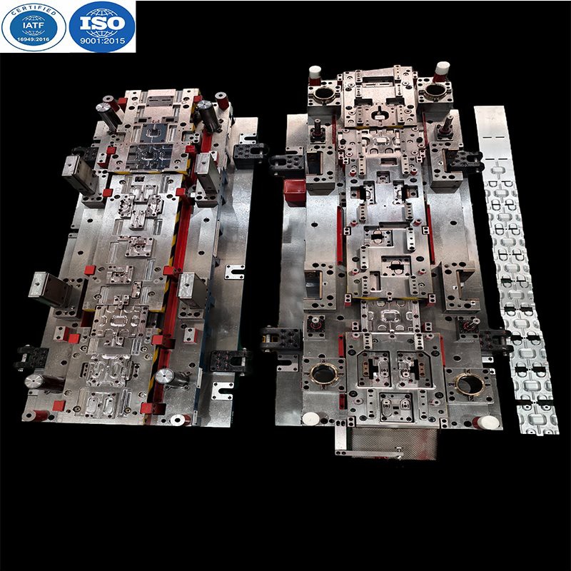 Dies en tôle progressive