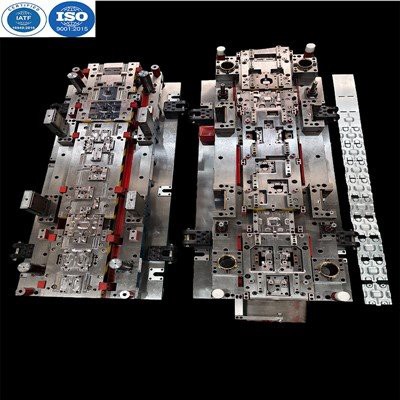 Dies en tôle progressive